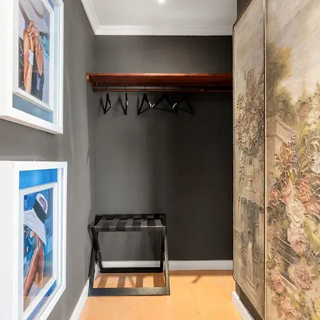 Molo Luxury Puerto Banus מלון